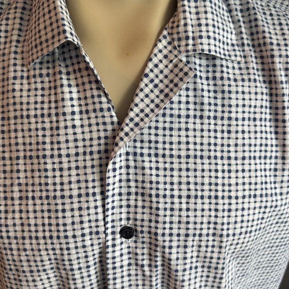 Neiman Marcus white w/ blue/gray abstract check cotton button front shirt. Large - Picture 2 of 6